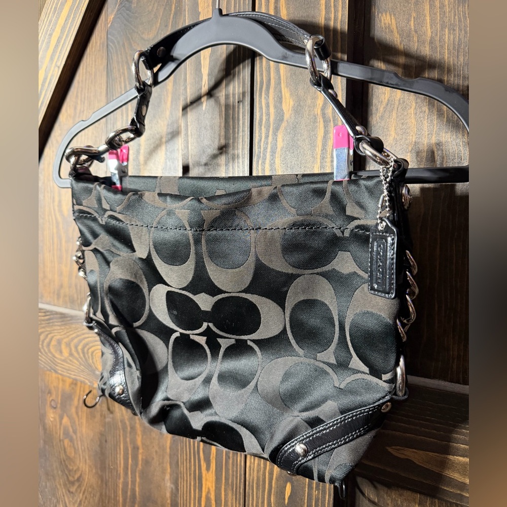 Vintage Coach Carly Black Shoulder Bag with Signature Pattern - Picture 2 of 13
